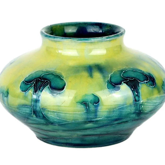 Ceramics & Glass – 4 Antiques and Collectables to Add to Your Collection