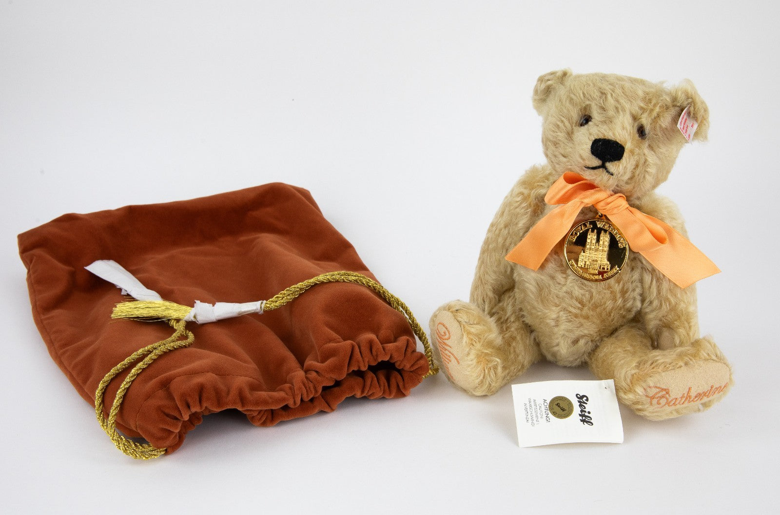 Everything you need to know before selling your Steiff bear