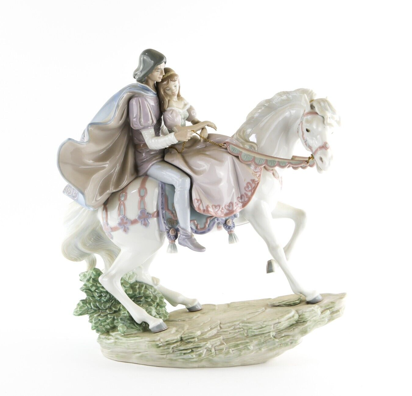 Are there fake Lladro figures?