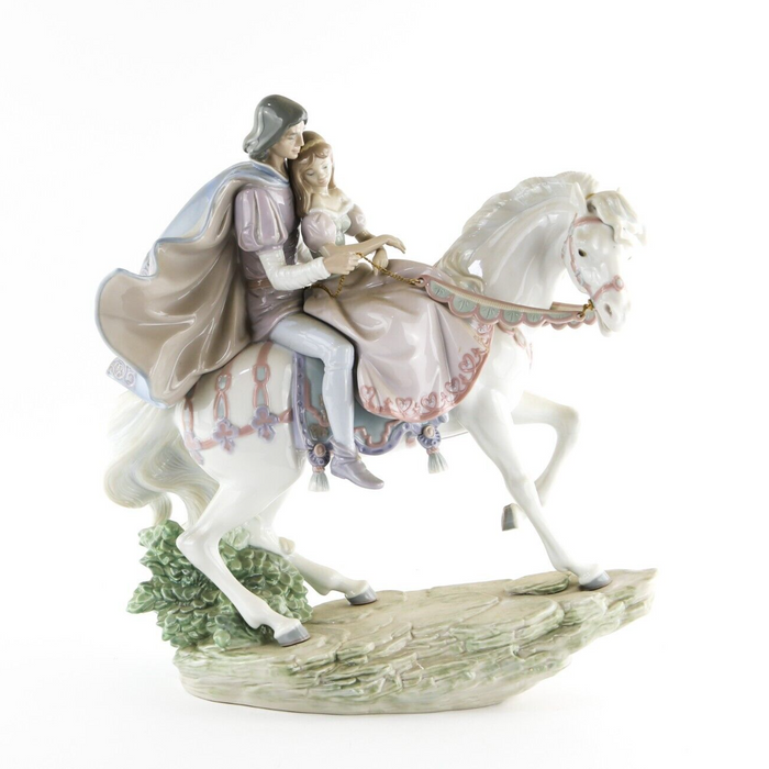 Are there fake Lladro figures?