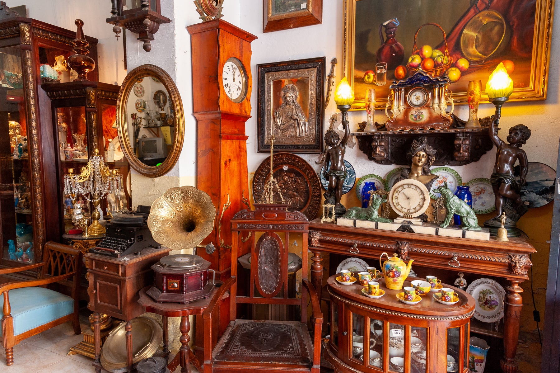 5 questions to ask an antique dealer