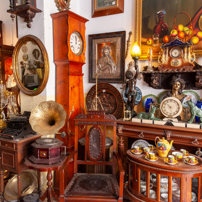 5 questions to ask an antique dealer