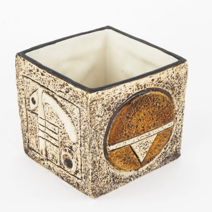 How to identify Troika pottery shapes