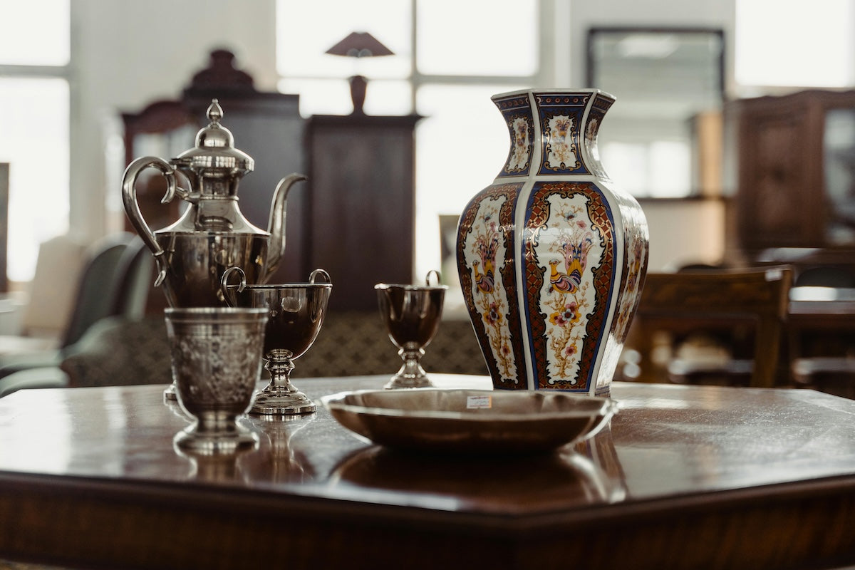 Where are the best places to buy and sell antiques?