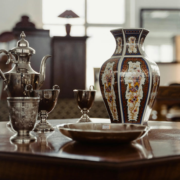 Where are the best places to buy and sell antiques?