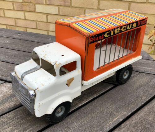 TRIANG 'CIRCUS ON TOUR' VINTAGE TIN PLATE ANIMAL CAGE LORRY TRUCK VAN TOY MODEL