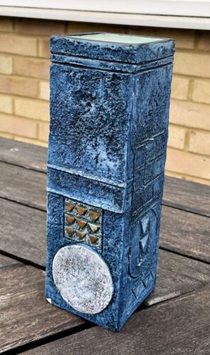 JANE FITZGERALD, TROIKA CORNWALL STUDIO ART POTTERY BLUE RECTANGLE VASE, SIGNED