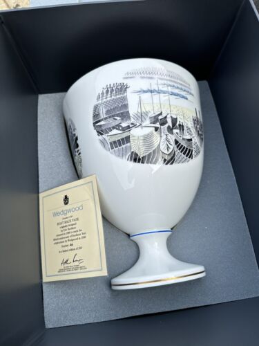 ERIC RAVILIOUS, WEDGWOOD 'BOAT RACE' LARGE GOBLET VASE 46/250, BOXED & COA