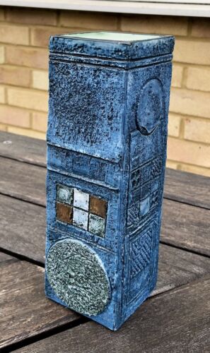 JANE FITZGERALD, TROIKA CORNWALL STUDIO ART POTTERY BLUE RECTANGLE VASE, SIGNED