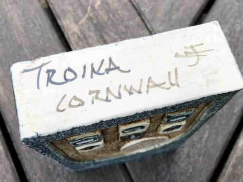 JANE FITZGERALD, TROIKA CORNWALL STUDIO ART POTTERY BLUE RECTANGULAR SLAB VASE