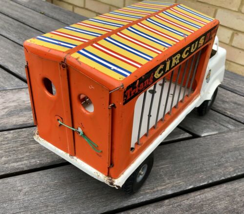 TRIANG 'CIRCUS ON TOUR' VINTAGE TIN PLATE ANIMAL CAGE LORRY TRUCK VAN TOY MODEL