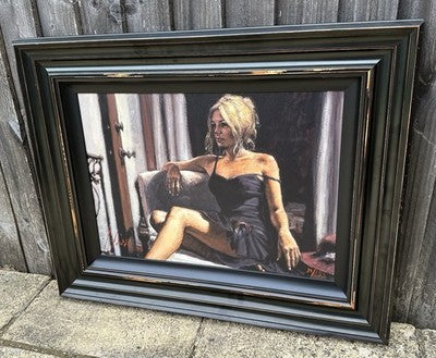 FABIAN PEREZ, 'THE RED HAT', LIMITED EDITION CANVAS PRINT 31/195 & COA