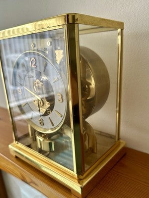 JAEGER LECOULTRE ATMOS BRASS/GLASS BRACKET MANTEL CLOCK & FITTED CASE BOX