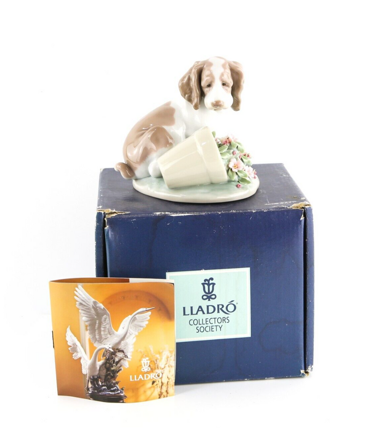LLADRO 'IT WASN'T ME' SPANIEL PUPPY DOG PLANT POT FLOWERS FIGURE MODEL 7672, BOX