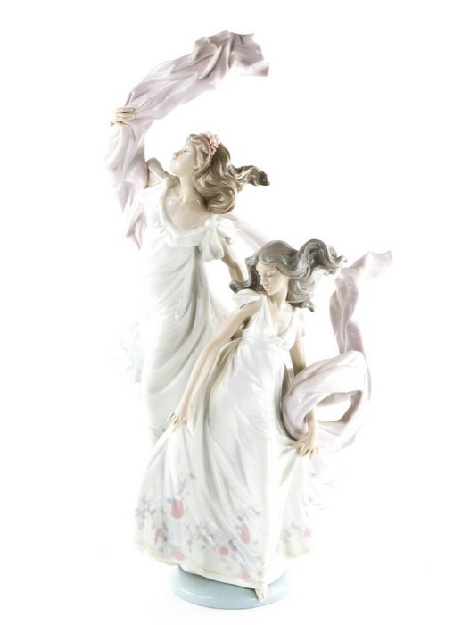 LLADRO 'ALLEGORY OF LIBERTY' LARGE GIRL LADY DRESS VEIL FIGURE MODEL 5819, BOXED