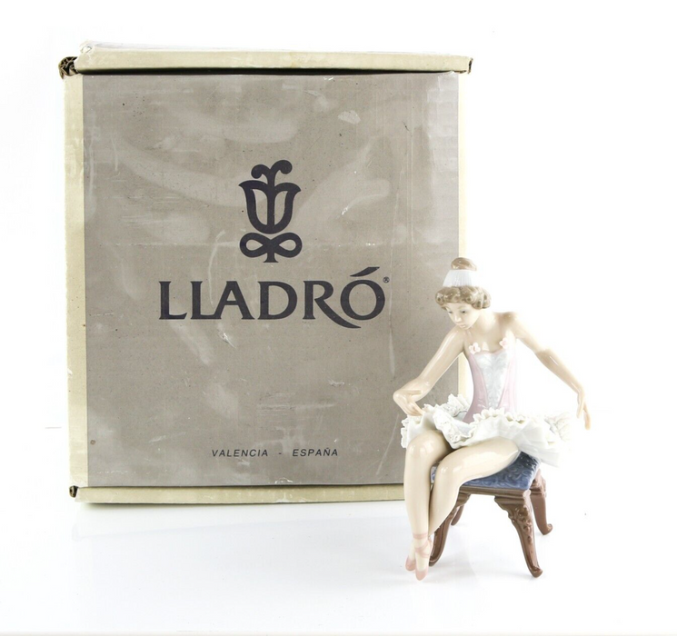 LLADRO 'PRETTY BALLERINA' SEATED GIRL LADY DRESS FIGURE MODEL 5499, BOXED