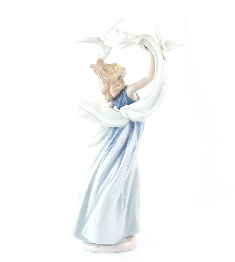 LLADRO 'NEW HORIZONS' LARGE INSPIRATION MILLENNIUM FIGURE MODEL 6570, BOXED