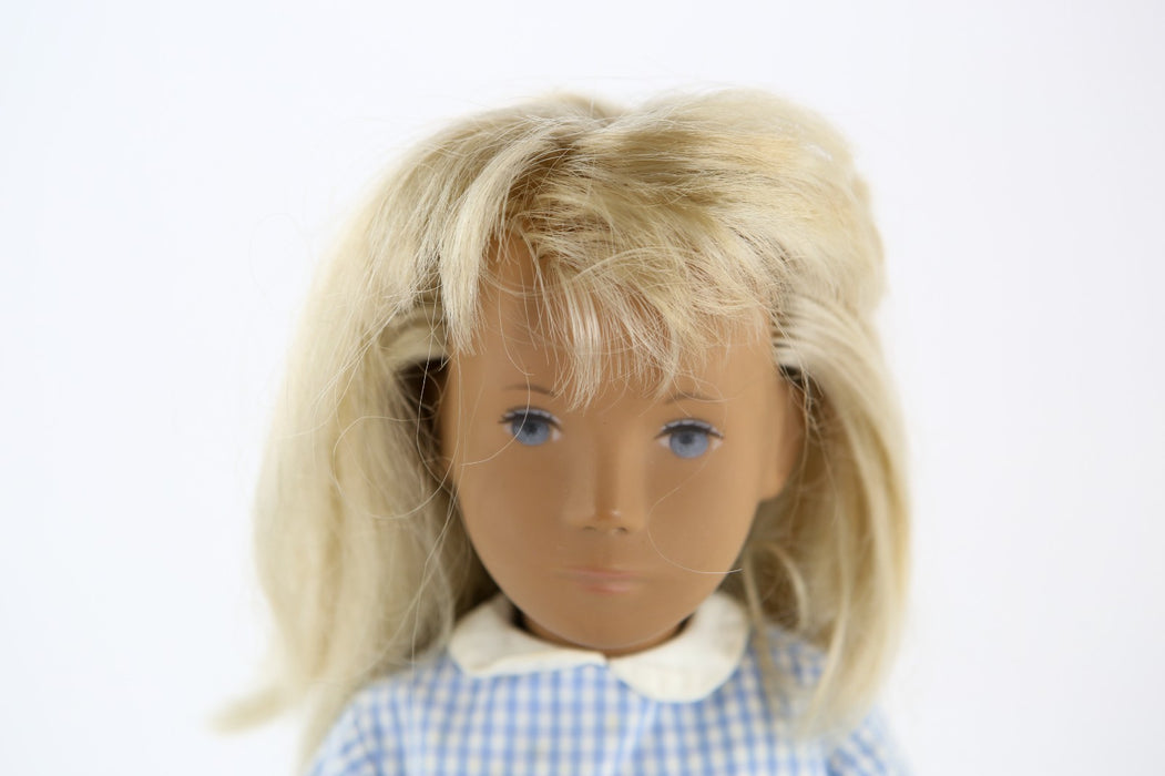 TRENDON SASHA DOLL - BLONDE GINGHAM GIRL 107 433-706, BOXED