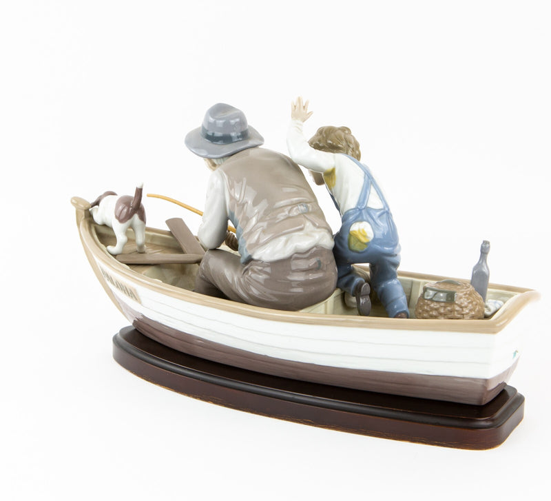 LLADRO 'FISHING WITH GRAMPS' LARGE BOAT BOY DOG FIGURE MODEL 5215