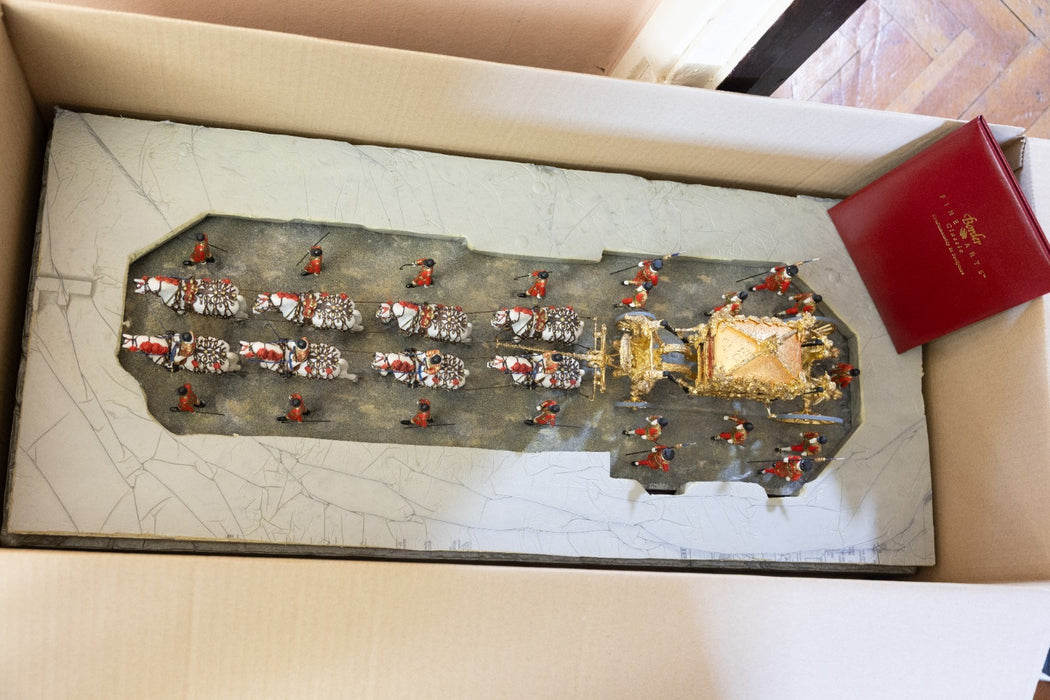 BORDER FINE ARTS 'CORONATION 1953' QUEEN LIMITED EDITION FIGURE B0810 194/350