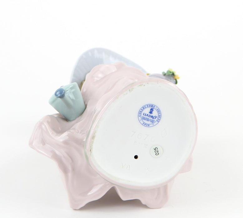 LLADRO 'A WISH COME TRUE' FIGURE MODEL 7676