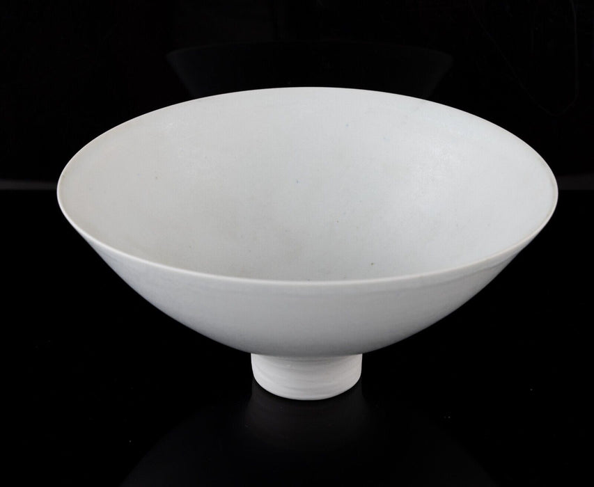 MARY RICH - STUDIO ART POTTERY WHITE GLAZE PORCELAIN FOOTED BOWL