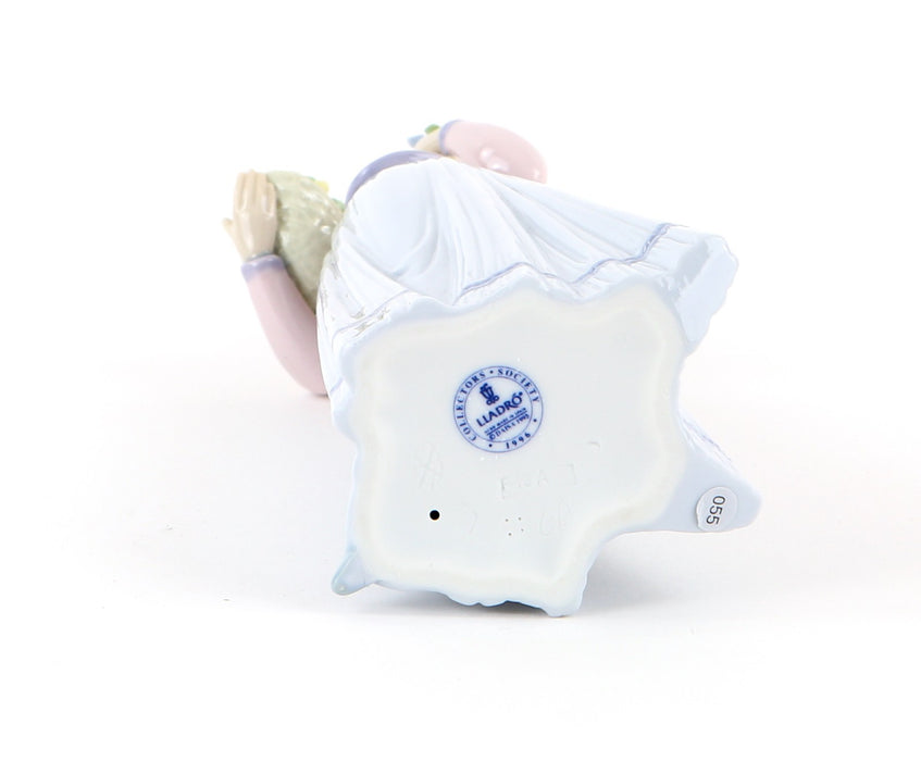 LLADRO 'INNOCENCE IN BLOOM' FIGURE MODEL 7644, BOXED