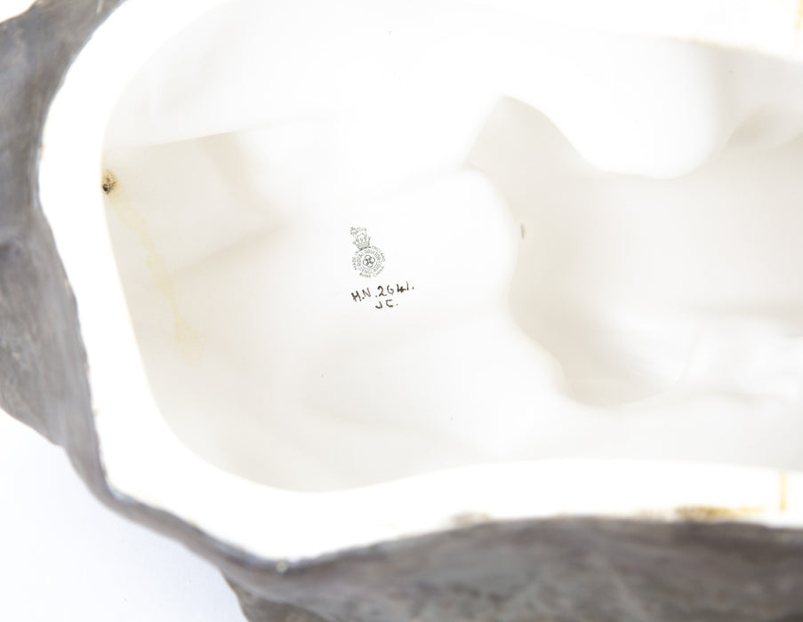 ROYAL DOULTON 'LION ON ROCK' LARGE PRESTIGE FIGURE MODEL HN2641