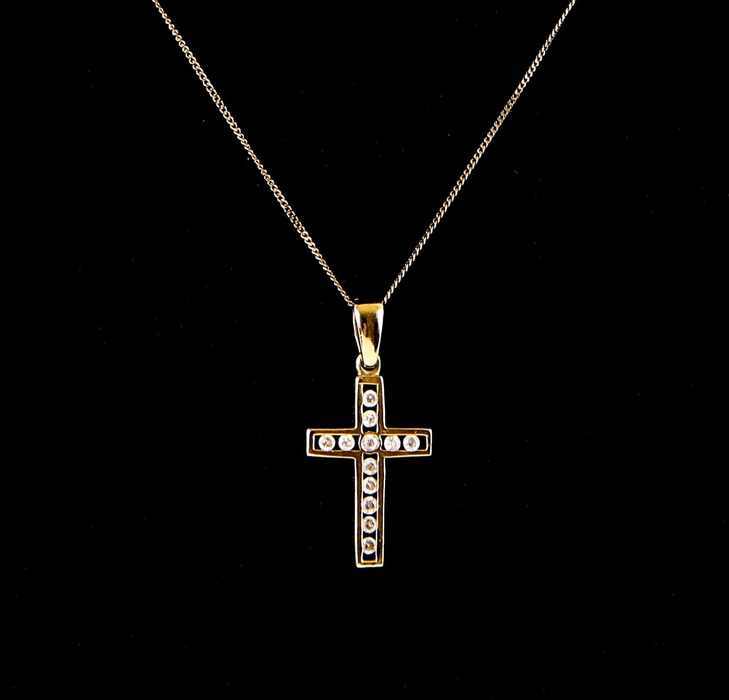 9ct GOLD & WHITE STONE CROSS PENDANT 1.5g HALLMARKED on 9ct GOLD CHAIN 0.6g 48cm