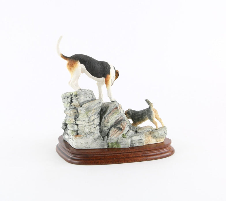 BORDER FINE ARTS 'FELHOUND & TERRIERS' SIGNED FIGURE MODEL TABLEAU B0885 131/950