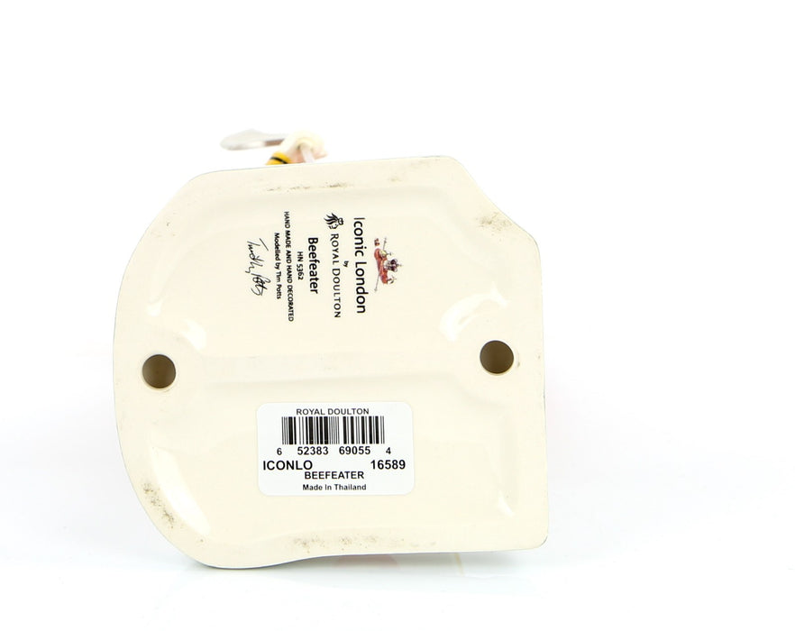 ROYAL DOULTON 'BEEFEATER' ICONIC LONDON FIGURE MODEL HN5362, BOXED