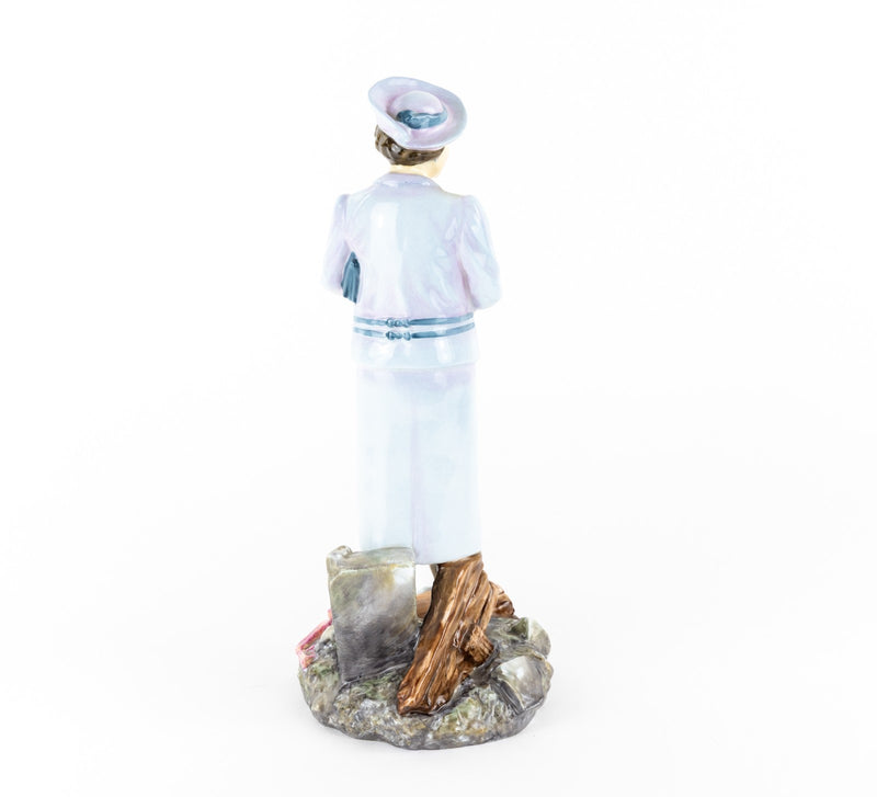 ROYAL DOULTON 'HM QUEEN ELIZABETH' LIMITED EDITION MOTHER FIGURE HN3944 & COA