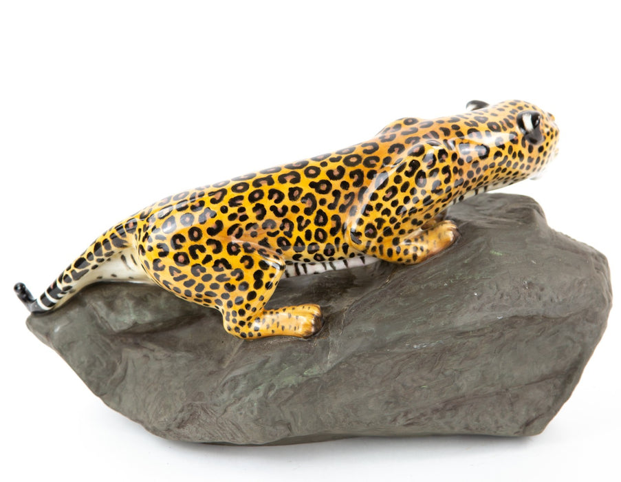ROYAL DOULTON 'LEOPARD ON ROCK' LARGE PRESTIGE FIGURE MODEL HN2638