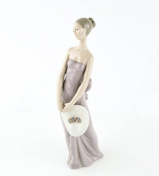 LLADRO 'SUMMER SOIREE' GIRL LADY DRESS HAT FIGURE MODEL 5597, BOXED