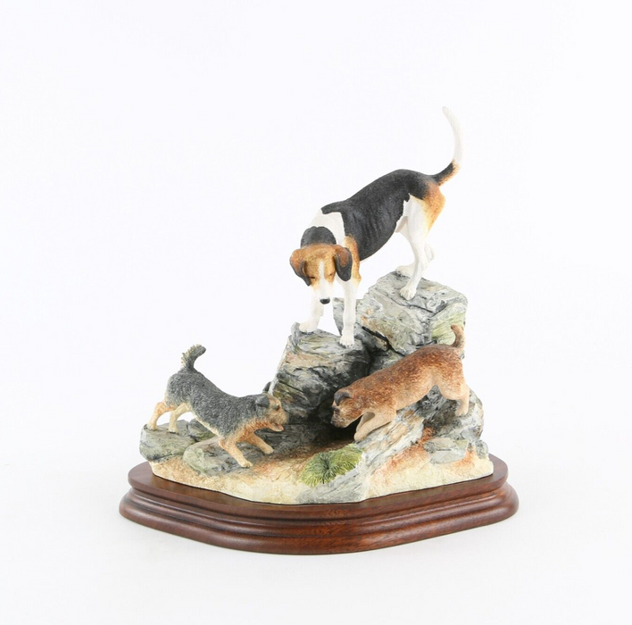 BORDER FINE ARTS 'FELHOUND & TERRIERS' SIGNED FIGURE MODEL TABLEAU B0885 131/950