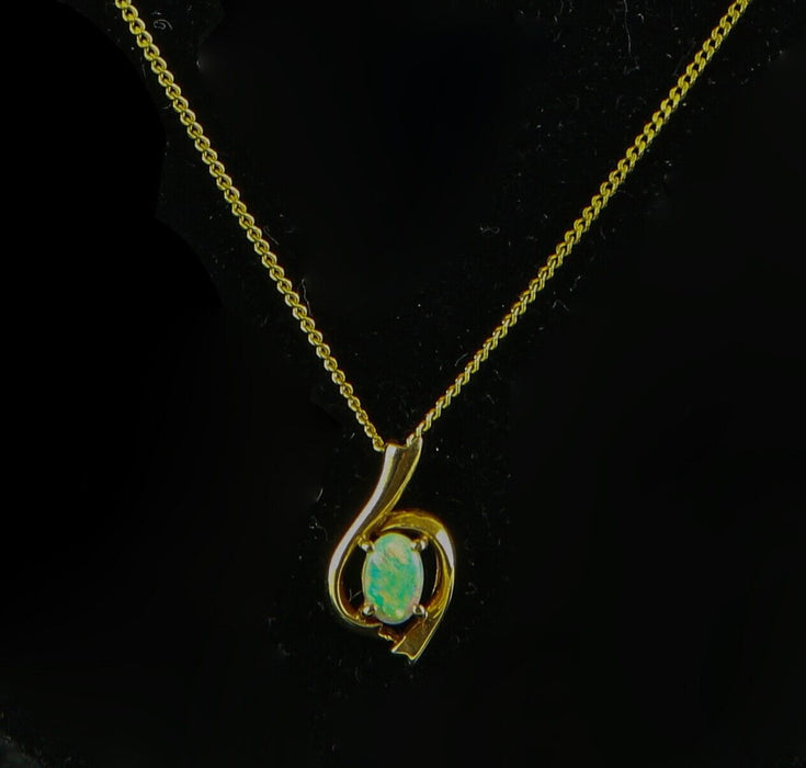 18ct YELLOW GOLD & OPAL PENDANT on 9ct GOLD DAINTY CURB CHAIN 41cm