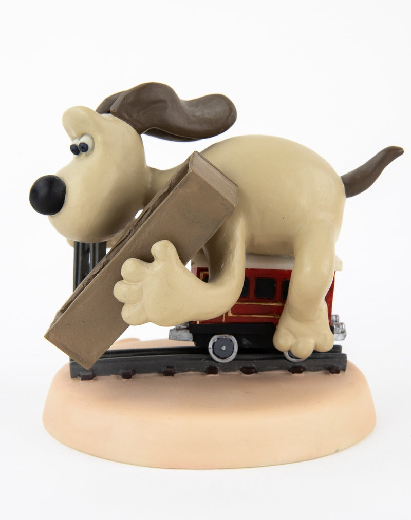 ROBERT HARROP 'TRAIN CHASE' WALLACE & GROMIT FIGURE MODEL WGYP02