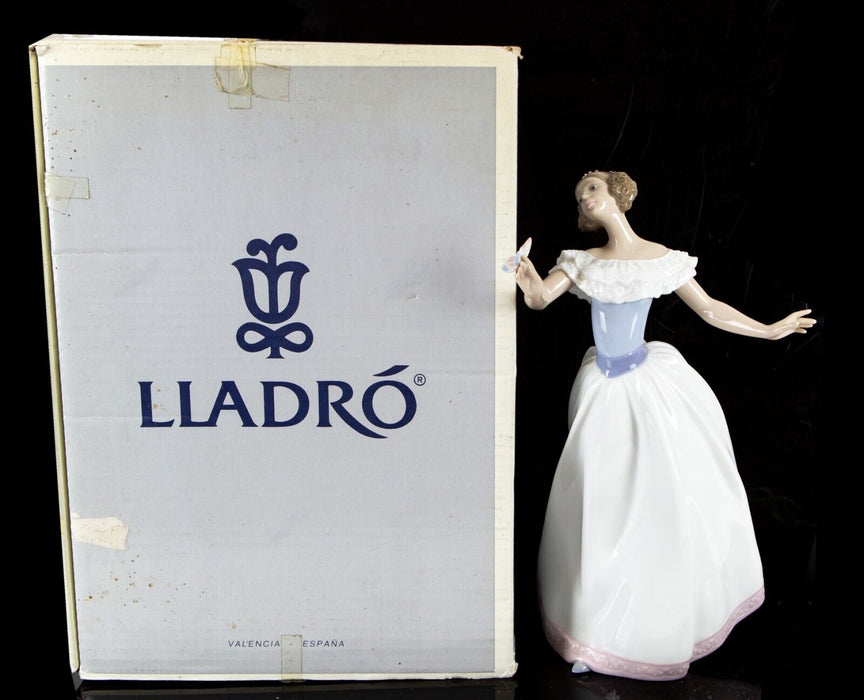 LLADRO 'SO BEAUTIFUL' GIRL DRESS BIRD LARGE FIGURE MODEL 6418, BOXED