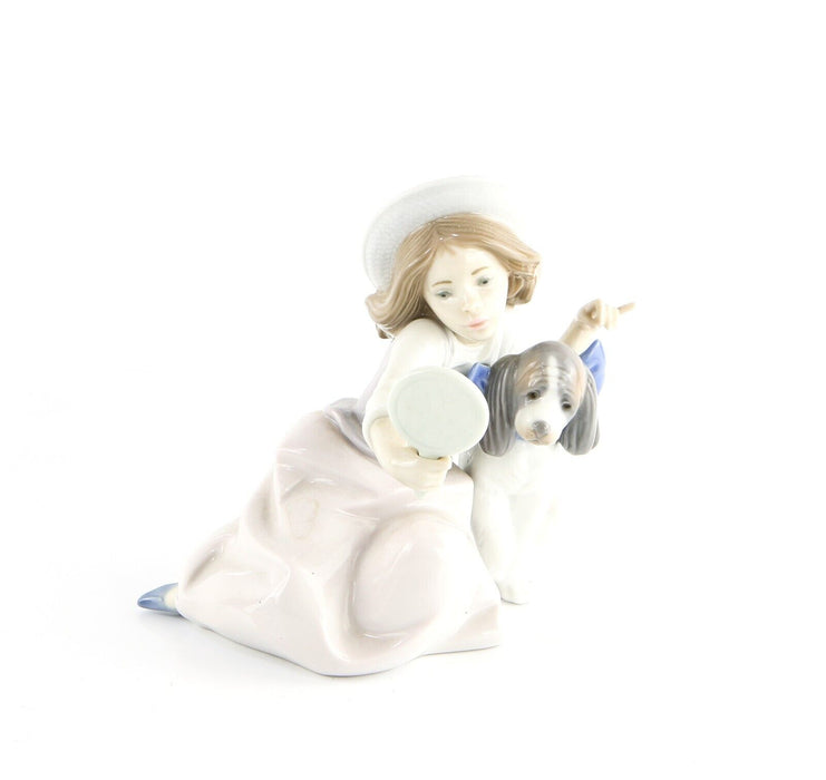 LLADRO 'WHO'S THE FAIREST?' GIRL CHILD MIRROR DOG PUPPY FIGURE MODEL 5468, BOXED