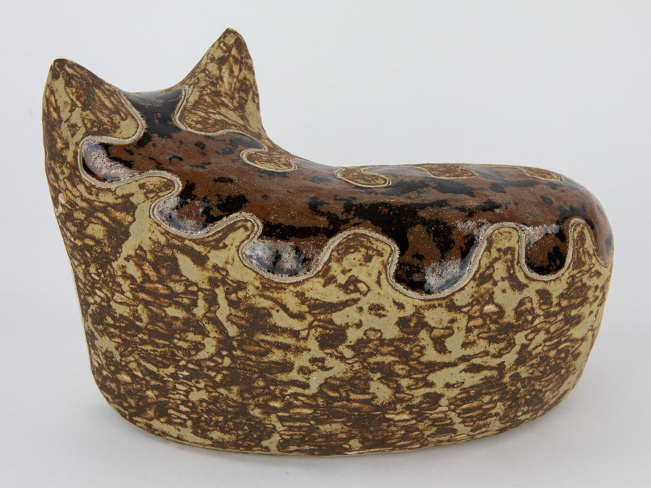 ROSEMARY WREN, OXSHOTT POTTERY - 'STEPCOTE CAT 1980' STUDIO FIGURE MODEL, SIGNED