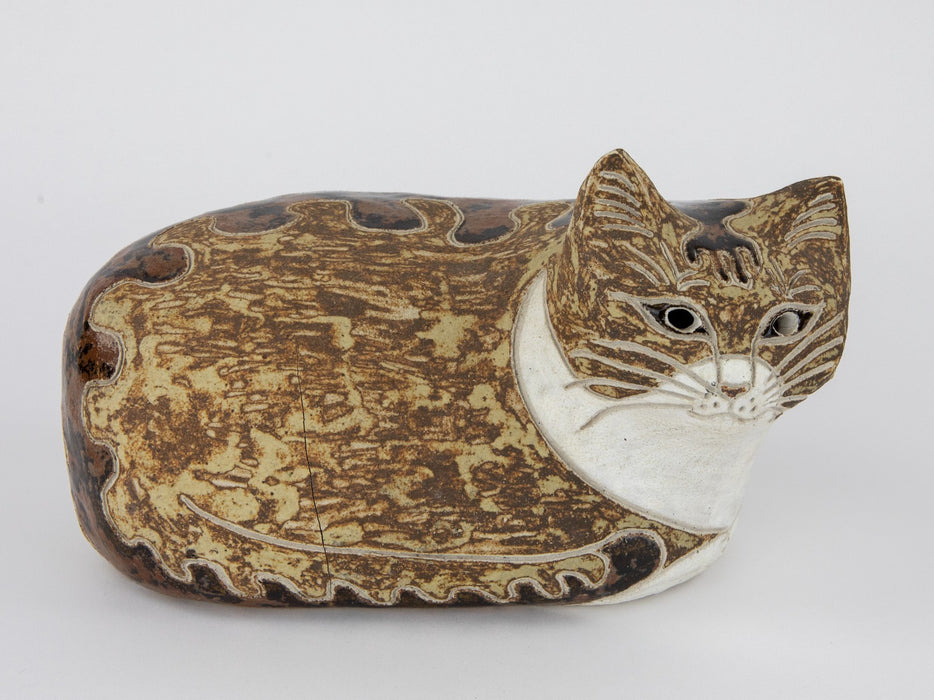 ROSEMARY WREN, OXSHOTT POTTERY - 'STEPCOTE CAT 1980' STUDIO FIGURE MODEL, SIGNED