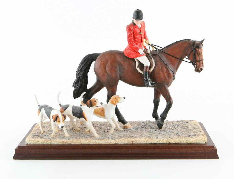 BORDER FINE ARTS 'HOUNDS AWAY' FIGURE MODEL TABLEAU B1070 75/950, SIGNED & BOXED