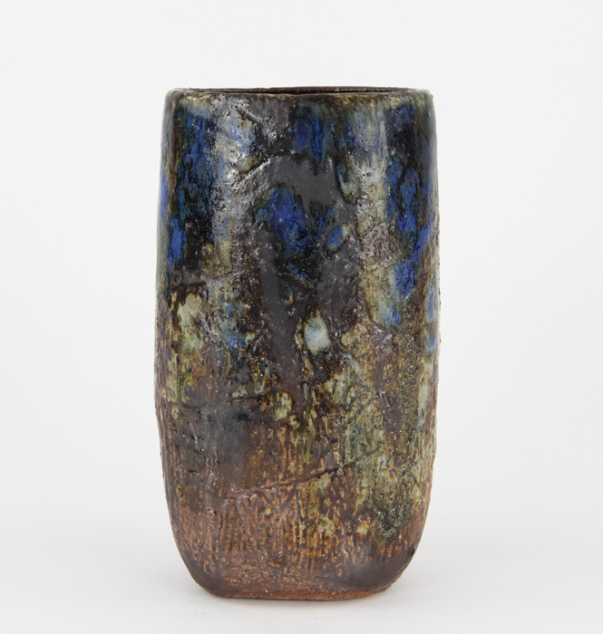 DENISE WREN, OXSHOTT POTTERY - STUDIO ART SGRAFFITO SLAB VASE SIGNED