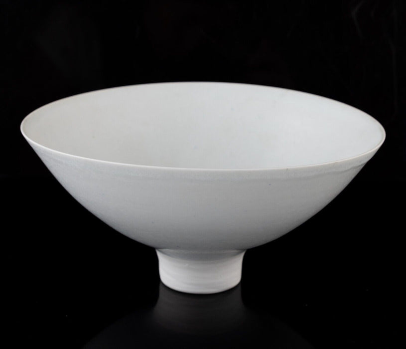 MARY RICH - STUDIO ART POTTERY WHITE GLAZE PORCELAIN FOOTED BOWL