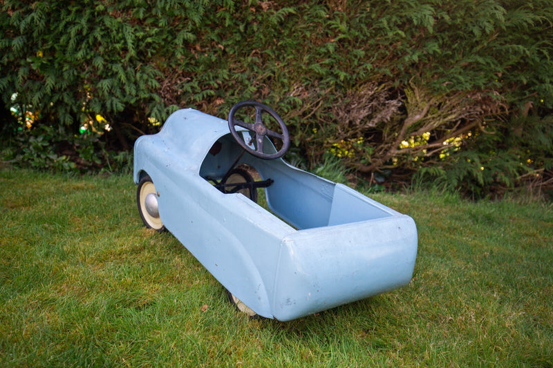 TRIANG 'T30 LIGHTNING' TIN-PLATE RIDE-ON PEDAL CAR TOY