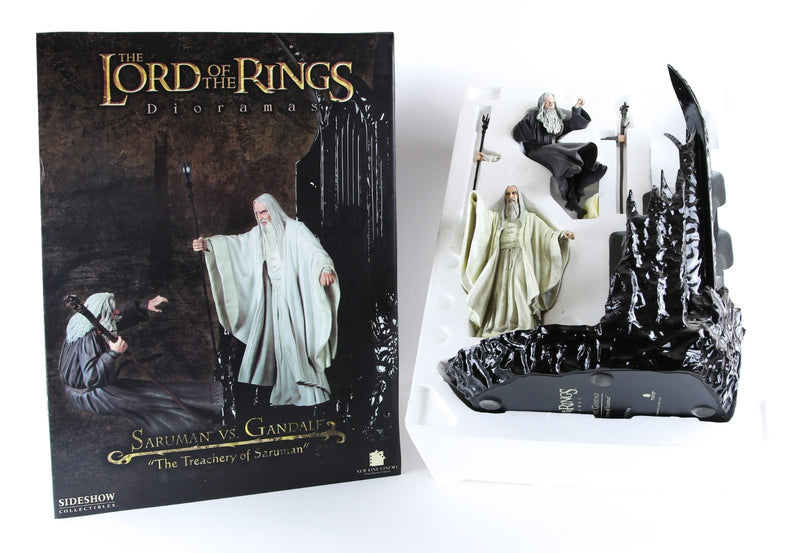 LORD OF THE RINGS - SIDESHOW 'SARUMAN VS GANDALF' MODEL 9714 347/750, BOXED