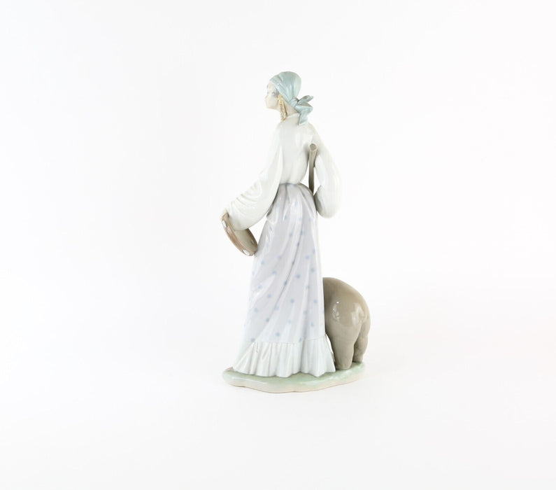 LLADRO 'GYPSY WOMAN WITH BEAR' LARGE LADY DRESS FIGURE MODEL 4919