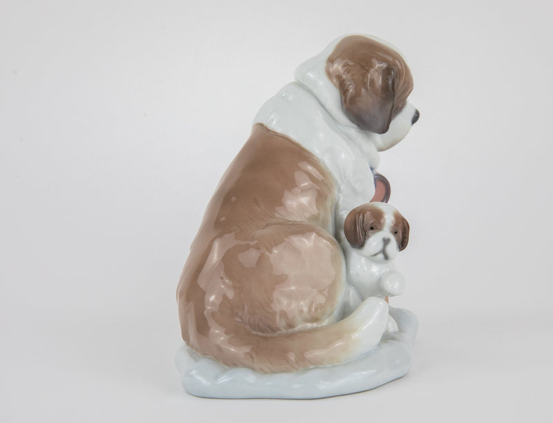 LLADRO 'BABY SITTING' ST BERNARD DOG & PUPPY FIGURE MODEL 8170