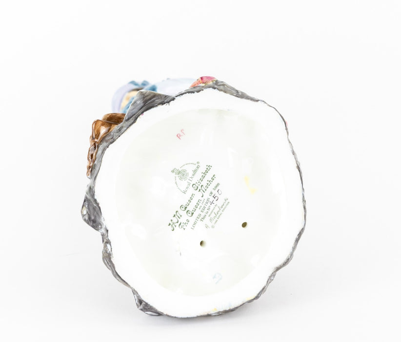 ROYAL DOULTON 'HM QUEEN ELIZABETH' LIMITED EDITION MOTHER FIGURE HN3944 & COA