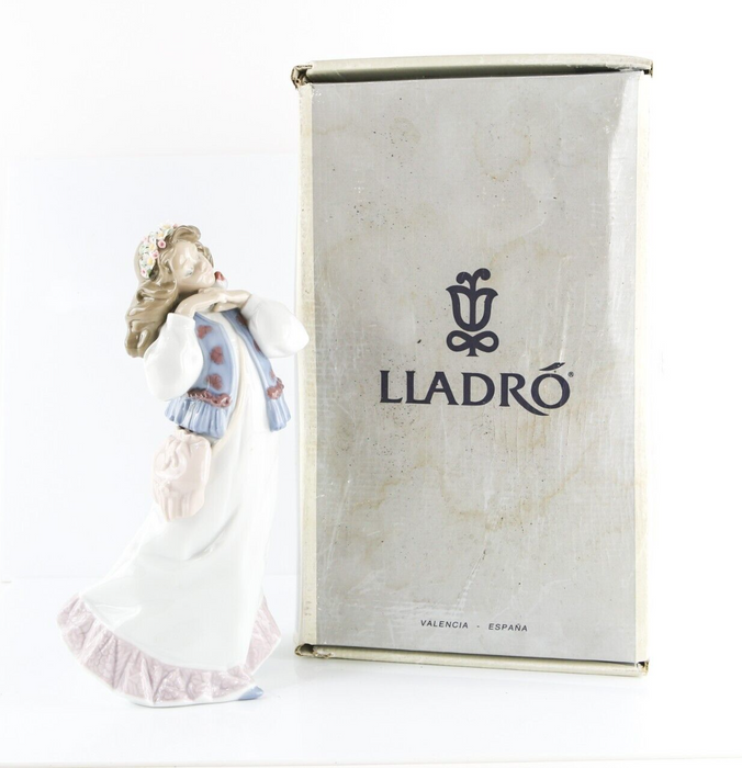 LLADRO 'DREAMS OF A SUMMER PAST' GIRL DRESS FIGURE MODEL 6401, BOXED